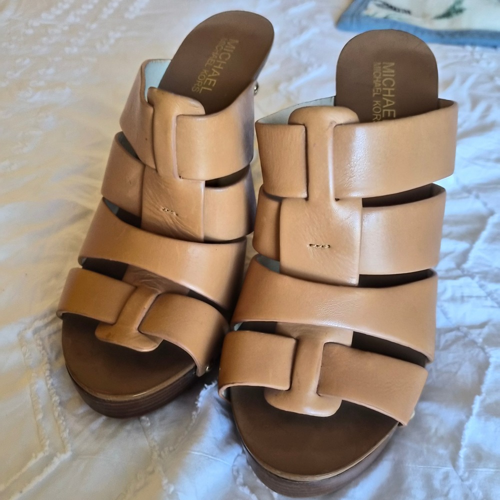 Michael Kors Size 8M Tan Leather Studded Clog Platform Stiletto Mules Heels